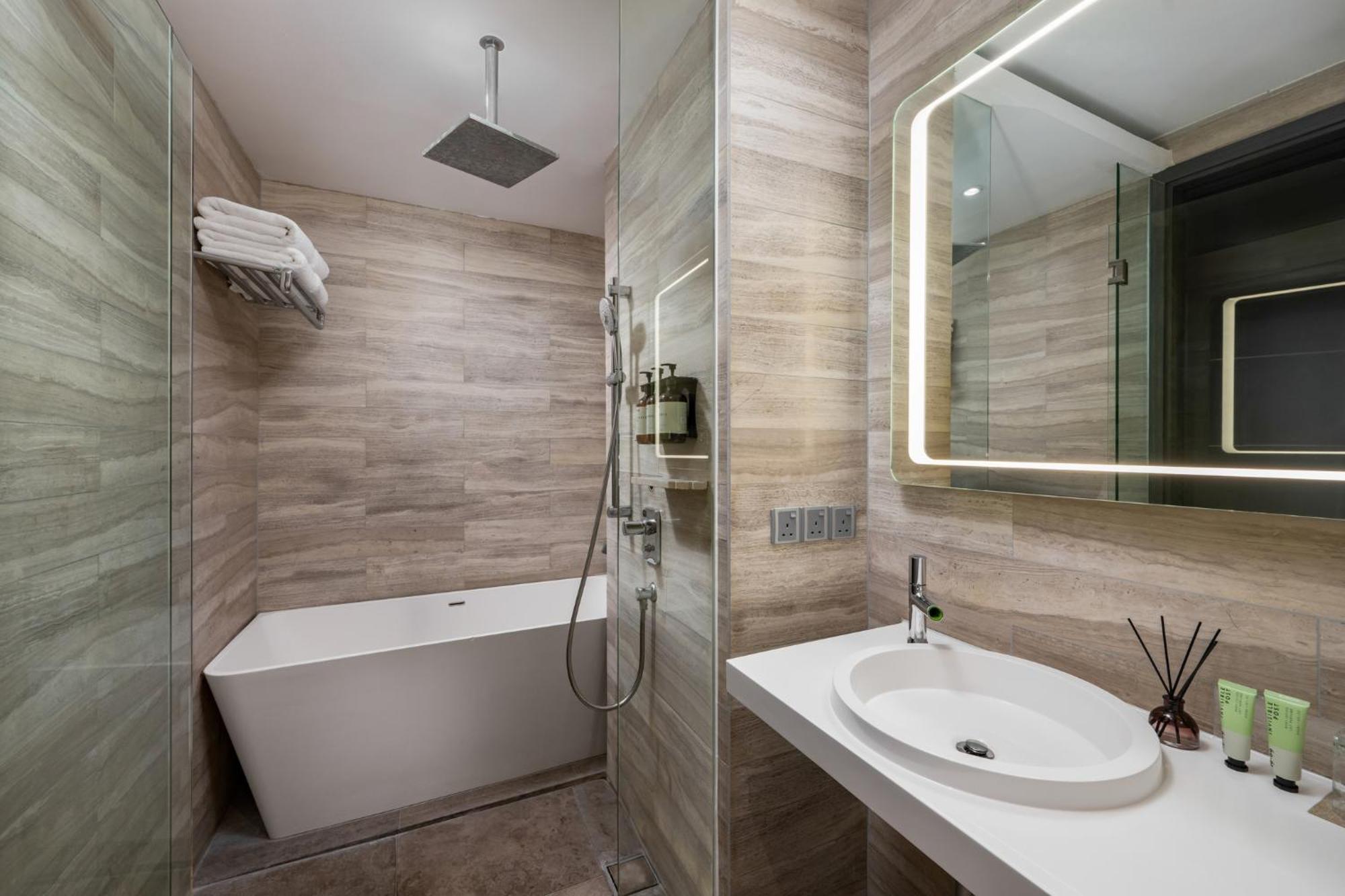 Fraser Place Puteri Harbour Nusajaya  Luaran gambar Bathroom