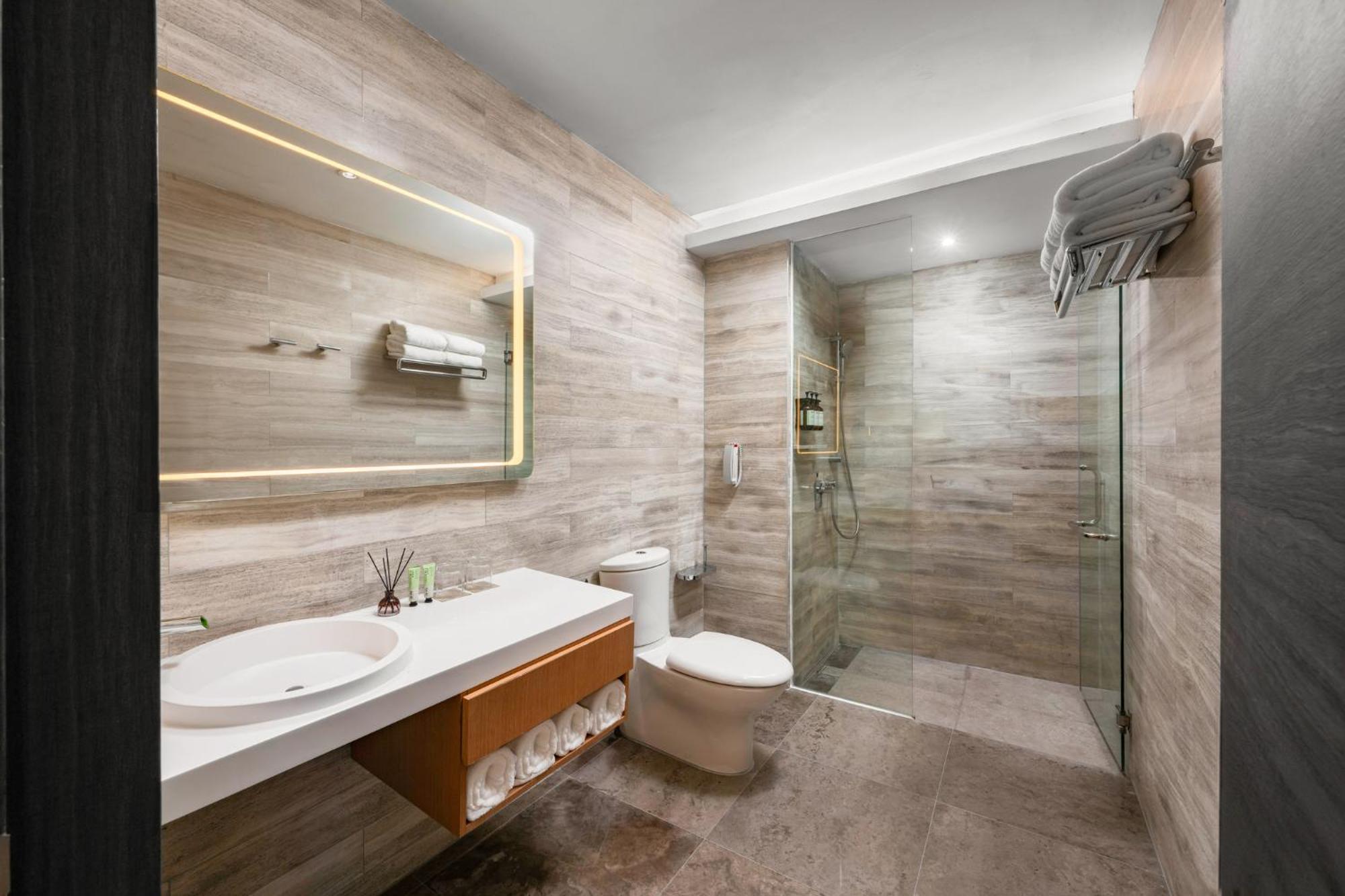 Fraser Place Puteri Harbour Nusajaya  Luaran gambar Bathroom