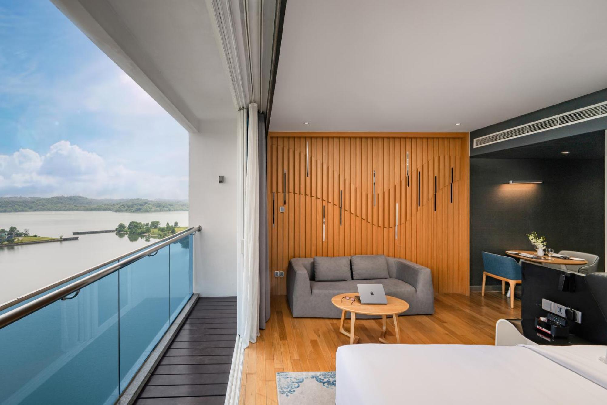 Fraser Place Puteri Harbour Nusajaya  Luaran gambar A suite at the hotel